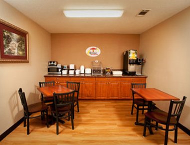Super 8 By Wyndham Fairmont - Fairmont, MN