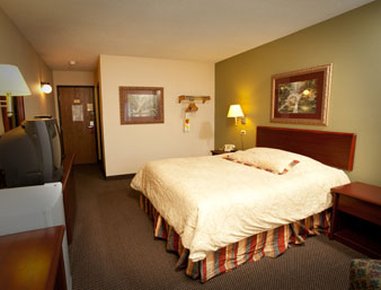 Super 8 By Wyndham Fairmont - Fairmont, MN