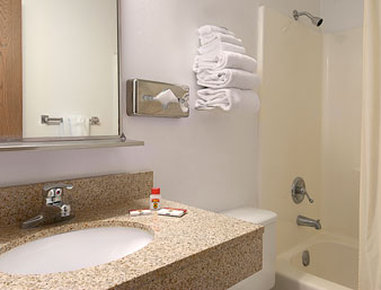 Super 8 By Wyndham Fairmont - Fairmont, MN
