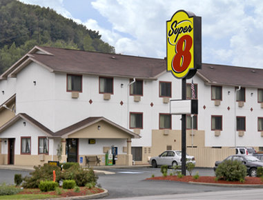 Super 8 Butler - Butler, PA