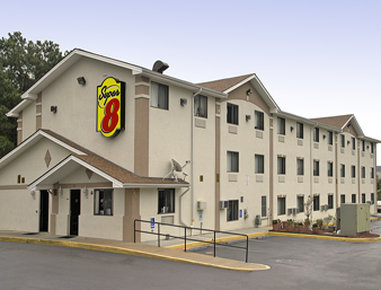 Super 8 Fredericksburg Central Plaza