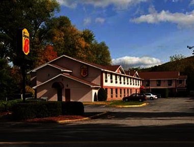 Super 8 Brattleboro Vt - Brattleboro, VT