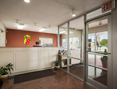 Super 8 By Wyndham Meridian - Meridian, MS