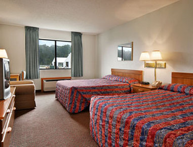 Super 8 Plymouth - Plymouth, IN