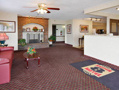 Super 8 By Wyndham Woodstock - Woodstock, IL