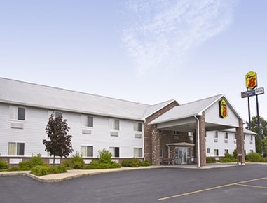 Super 8 Auburn - Auburn, IN