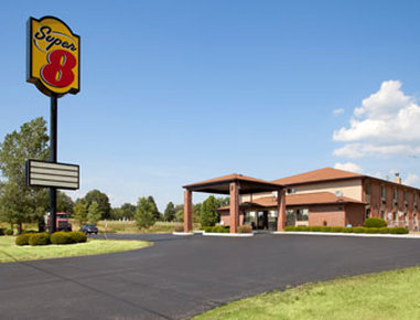 SUPER 8 - Richmond, IL