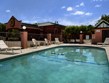 Super 8 By Wyndham Dothan - Dothan, AL