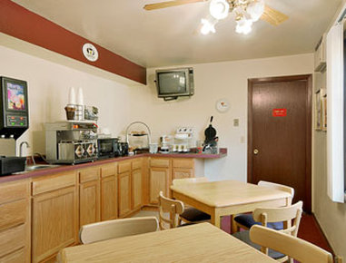 Super 8 Staples - Staples, MN