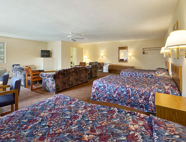 Super 8 Centerville-Richmond - Centerville, IN