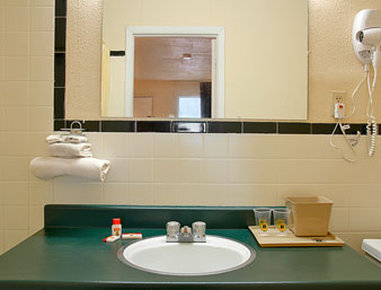 Super 8 Centerville-Richmond - Centerville, IN