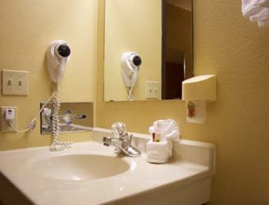 SUPER 8 - Bedford, TX