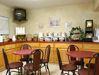 SUPER 8 - Charlotte, MI