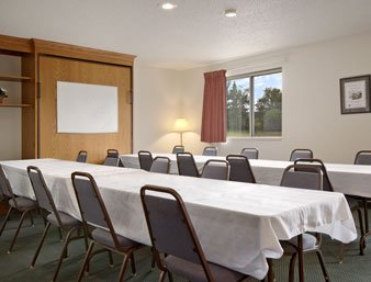 SUPER 8 - Charlotte, MI