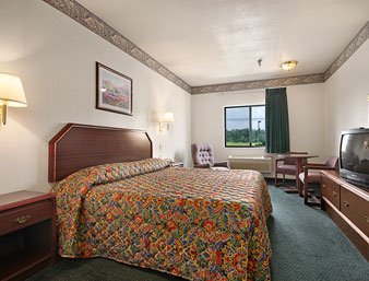 Super 8 - Portland, IN