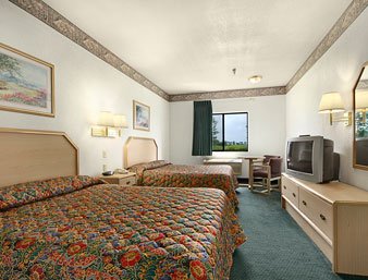 Super 8 - Portland, IN