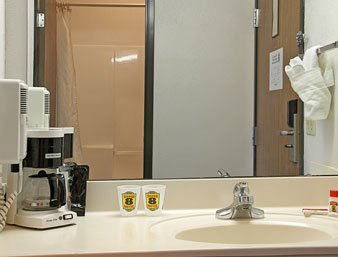 Super 8 - Portland, IN