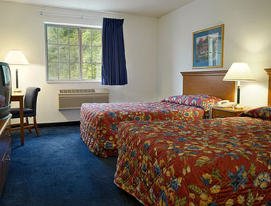 Super 8 Highland NY - Highland, NY