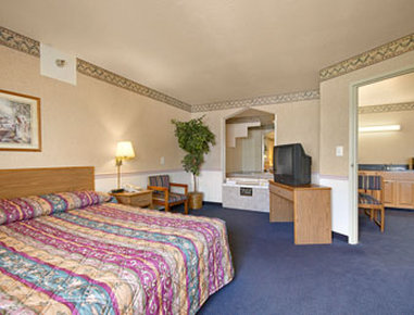 SUPER 8 - Big Rapids, MI