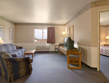 SUPER 8 - Big Rapids, MI