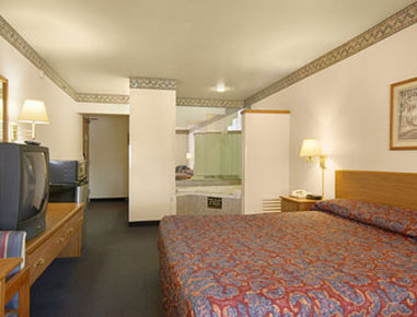 SUPER 8 - Big Rapids, MI