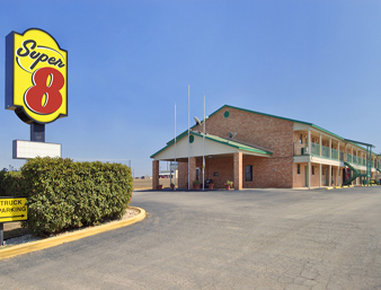 Super 8 Pleasanton - Pleasanton, TX