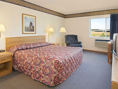 Super 8 - Baldwin, WI