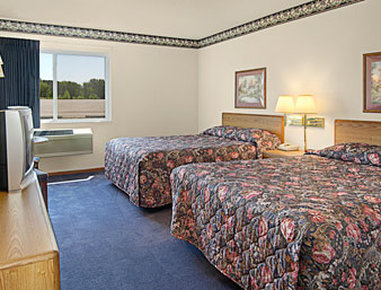 Super 8 - Baldwin, WI