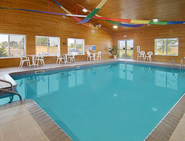 Super 8 - Baldwin, WI