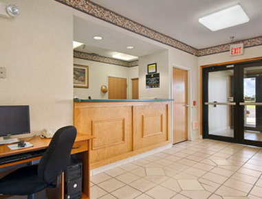 Super 8 Huntington - Huntington, IN