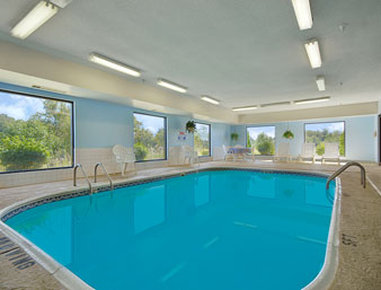 Super 8 Huntington - Huntington, IN