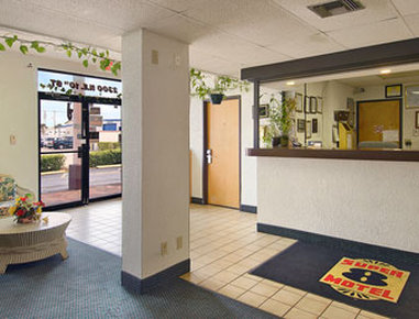 Super 8 Motel - Pompano Beach, FL