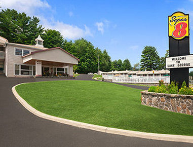 Super 8 Lake George/Downtown