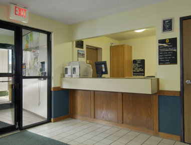 Super 8 Urbandale/Merle Hay Road - Urbandale, IA