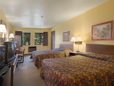 Super 8 Urbandale/Merle Hay Road - Urbandale, IA