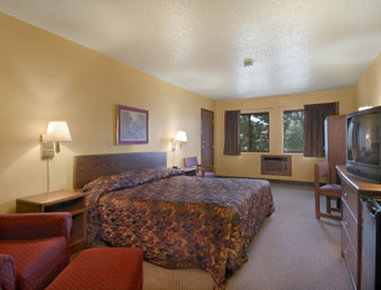 Super 8 Urbandale/Merle Hay Road - Urbandale, IA