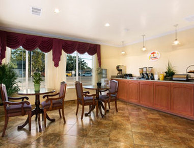 Super 8 Motel - Hanford, CA