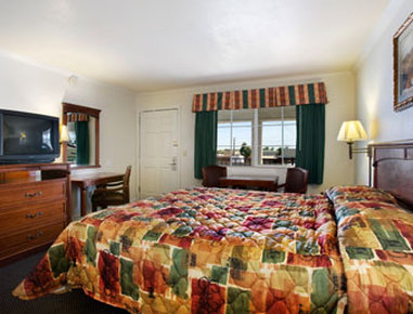 Super 8 Motel - Hanford, CA