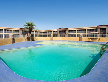 Super 8 Motel - Hanford, CA