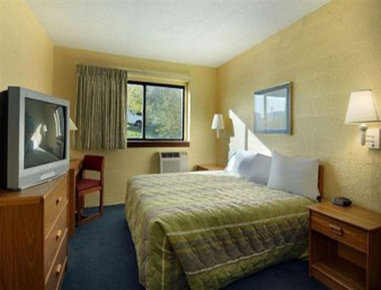 Super 8-St Paul - Maplewood, MN