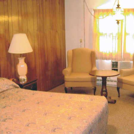 CELEBRITY INN INC - Clarinda, IA