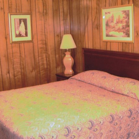 CELEBRITY INN INC - Clarinda, IA