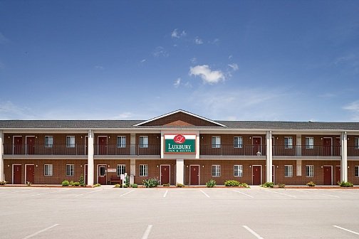 Luxbury Inn & Suites - Maryville, TN