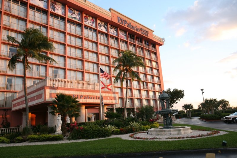 EL PALACIO SPORTS HOTEL - Opa Locka, FL