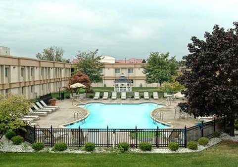 Clarion Hotel Detroit Metro Airport - Romulus, MI