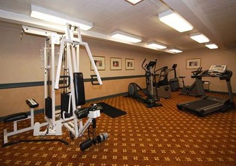 Clarion Hotel Detroit Metro Airport - Romulus, MI