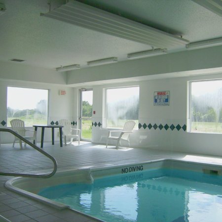 Astoria Inn - Knox, IN