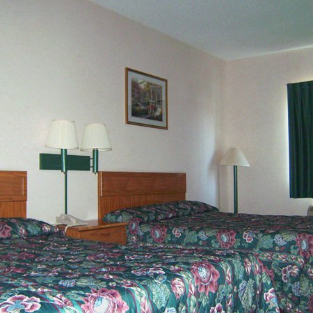 Astoria Inn - Knox, IN