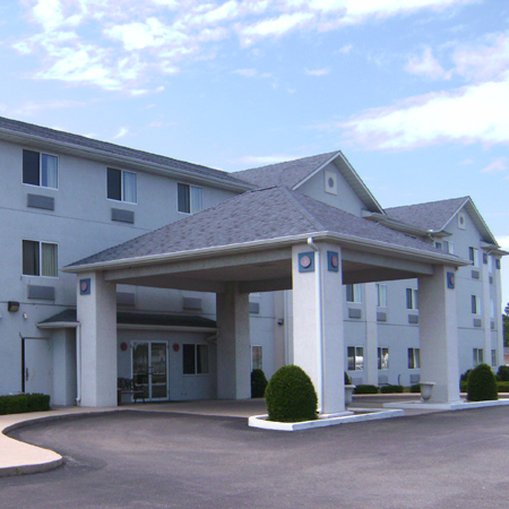 Astoria Inn - Knox, IN