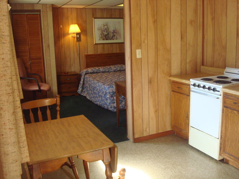 Elmwood Motor Lodge - Concord, NH
